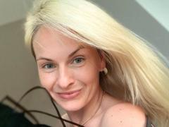 AliceeGrace - blond female with  big tits webcam at LiveJasmin