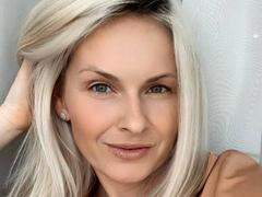 AliceeGrace - blond female with  big tits webcam at LiveJasmin