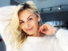 AliceeGrace - blond female with  big tits webcam at LiveJasmin
