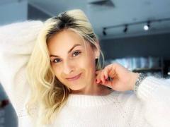 AliceeGrace - blond female with  big tits webcam at LiveJasmin