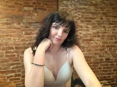 Alicexbaby - female with brown hair webcam at ImLive