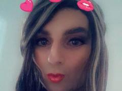 AliciaPouf - blond shemale webcam at xLoveCam