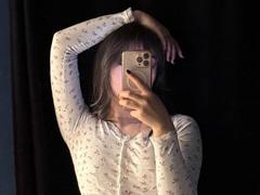 AlidaKarma - female with black hair webcam at xLoveCam