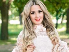 Titanna - blond female webcam at xLoveCam