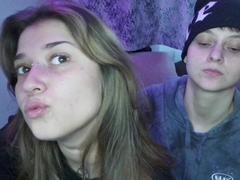 AliensForWenty from xLoveCam