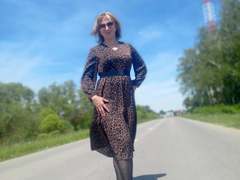 AlimaG - female webcam at xLoveCam