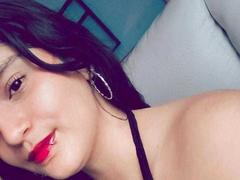 AlinaFoxyLina - female with black hair webcam at xLoveCam