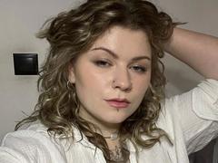 AlinaHeiss-hot - blond female webcam at xLoveCam