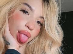 AlinaLee - blond female with  big tits webcam at xLoveCam