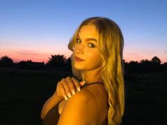 AlinaLemon - female webcam at xLoveCam