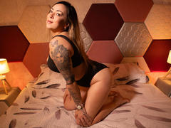 AlinaSmiith - blond female with  small tits webcam at xLoveCam