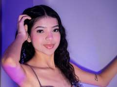 AlinaWatson from xLoveCam