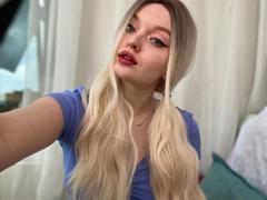 AlinaXGlamours - blond female webcam at xLoveCam