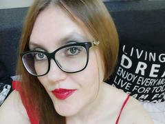 AlineWine from xLoveCam