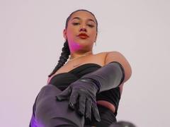 AlisRaven - female webcam at xLoveCam