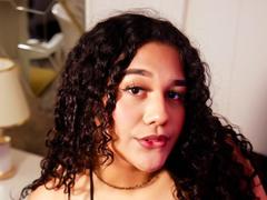 AlisRaven - female webcam at xLoveCam