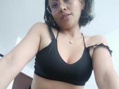 AlishaColins - female webcam at xLoveCam