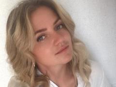 AlisonXCristal - blond female with  small tits webcam at xLoveCam