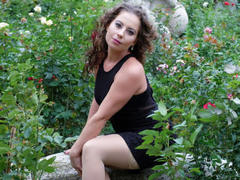 PetiteAlisa - female with brown hair webcam at LiveJasmin