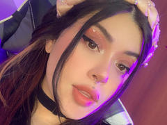 AlissonPeachI - female with black hair and  small tits webcam at xLoveCam