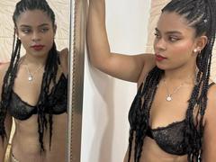 alizonhootall - female with black hair webcam at ImLive