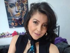 AlliePearl - female with black hair and  big tits webcam at xLoveCam