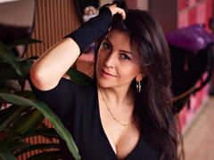 AlliePearl - female with black hair and  big tits webcam at xLoveCam