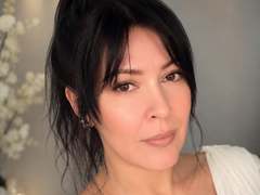 Allinex - female with black hair and  big tits webcam at xLoveCam