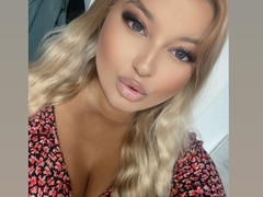 AllysonK - blond female with  big tits webcam at xLoveCam