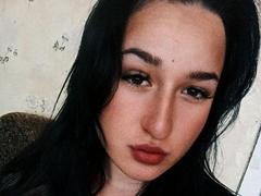 AlmaBlackI - female webcam at xLoveCam
