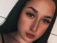 AlmaBlackI - female webcam at xLoveCam