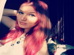 AlmaDeAngel69 - blond female webcam at xLoveCam