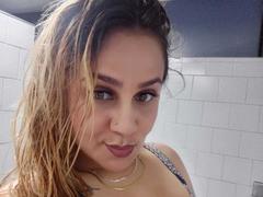 AlmaGiordano from xLoveCam