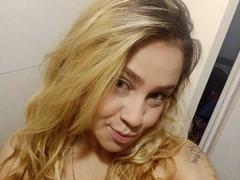 AlmaGiordano - blond female webcam at xLoveCam