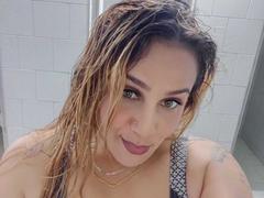 AlmaGiordano - blond female webcam at xLoveCam