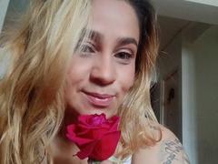 AlmaGiordano - blond female webcam at xLoveCam