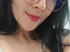 AlmaSil - female webcam at xLoveCam