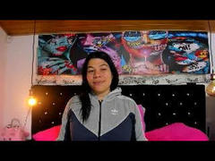 AlmaWhite - female with black hair webcam at xLoveCam