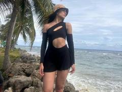 AlmaaBlaze - female webcam at xLoveCam