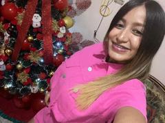 AlondraLira - blond female webcam at xLoveCam