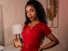 AlonnaGonzales from xLoveCam