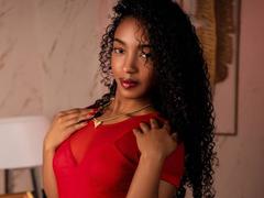 AlonnaGonzales from xLoveCam