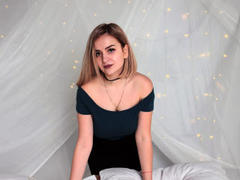 EvaBilberry - female with red hair webcam at LiveJasmin