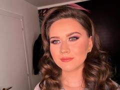 AlvaGreer - female with brown hair webcam at ImLive