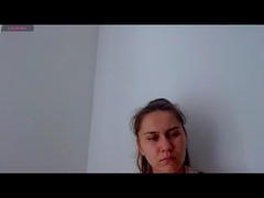 AlvaGreer - female with brown hair webcam at ImLive