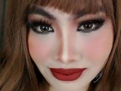 JerahAlbor - blond shemale webcam at LiveJasmin