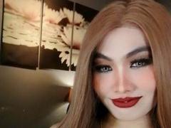 JerahAlbor - blond shemale webcam at LiveJasmin