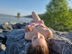 AmaliaShine - female with brown hair and  small tits webcam at xLoveCam