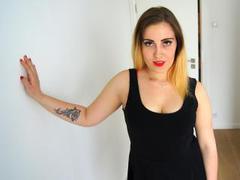 AmandaChilli - female with brown hair and  big tits webcam at xLoveCam