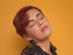 AmandaHotL - female webcam at xLoveCam